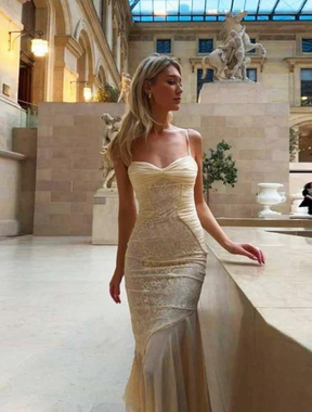 Vestido Elegante com Renda Jade Bodycon